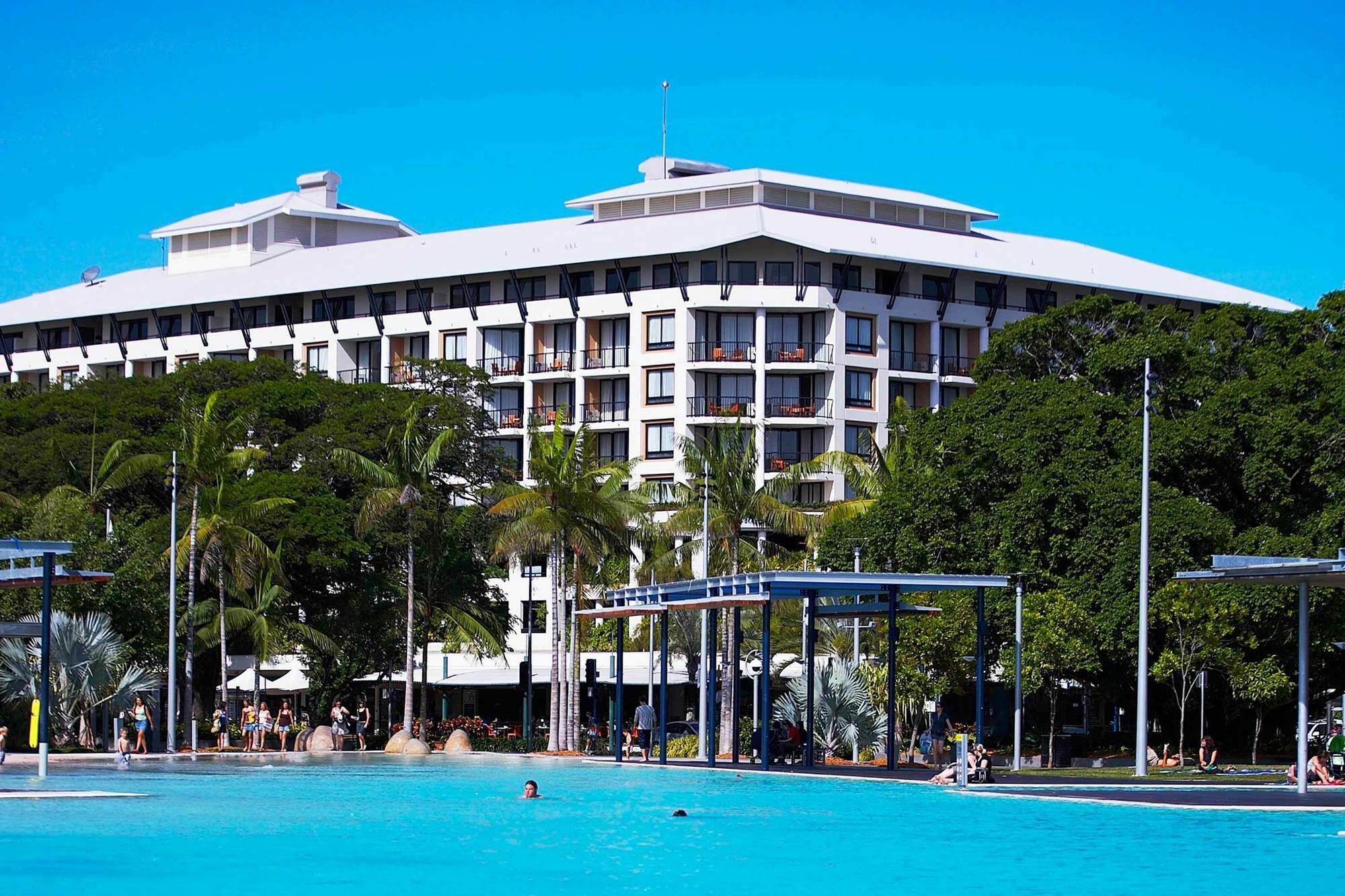 Mantra Esplanade Hotel Cairns Exterior foto